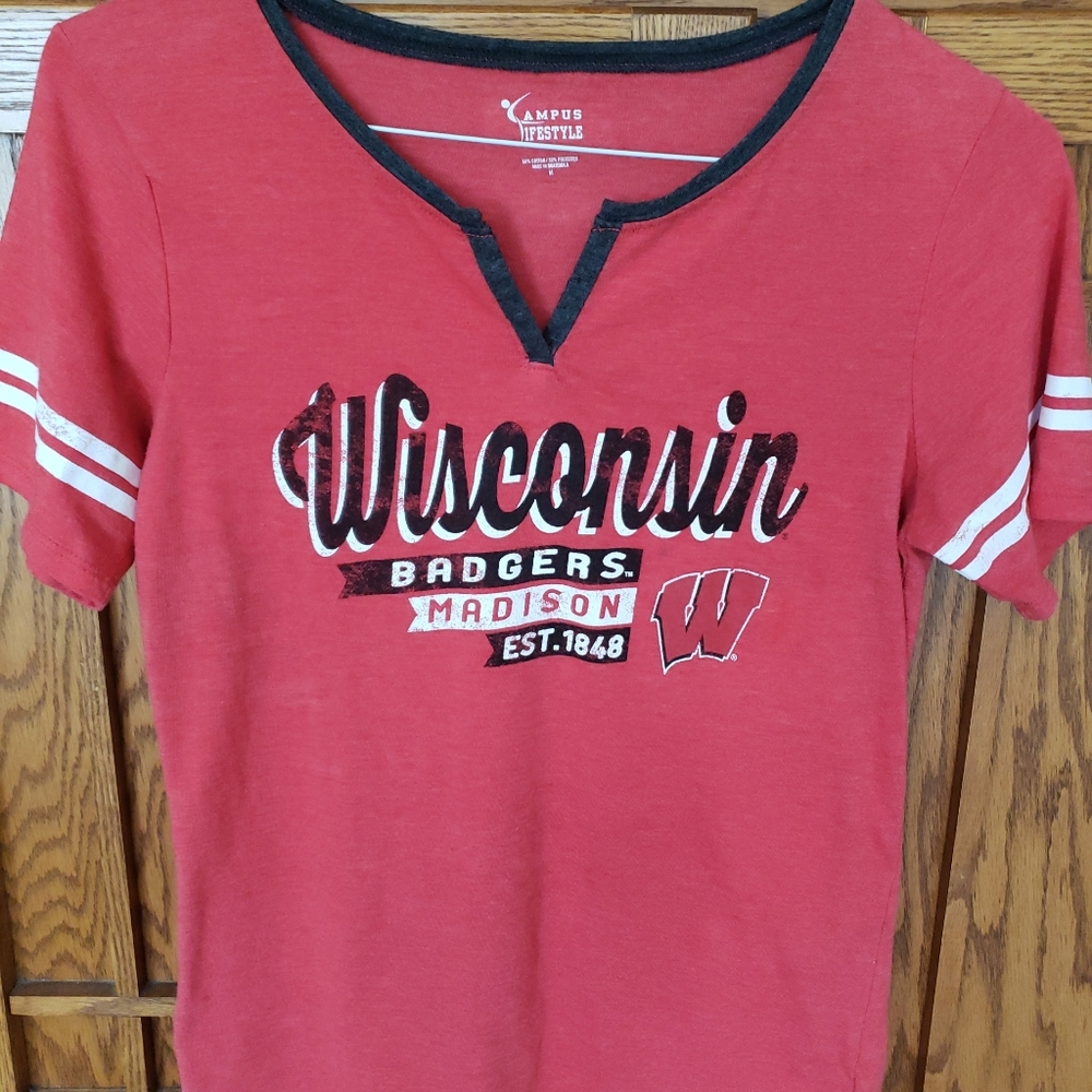 Women's Wisconsin Badgers Red Short Sleeve T-Shirt Sz. M
